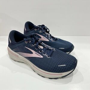 Brooks Adrenaline GTS 22 Women’s Shoes